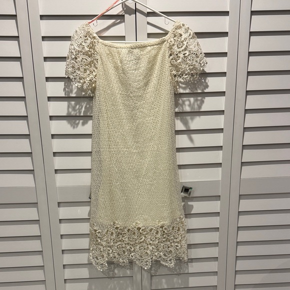 Flying Tomato Dresses & Skirts - Flying Tomato NWT lined Cream Lace Midi Dress